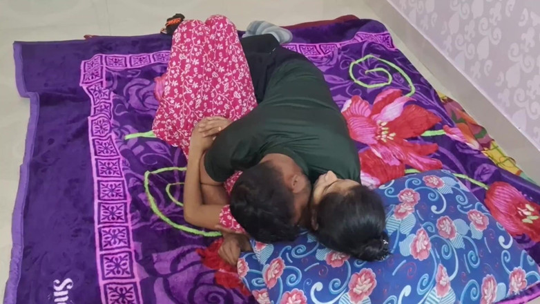 Easypron: Desi dorf-bhabhi-sex mit seinem ehemann