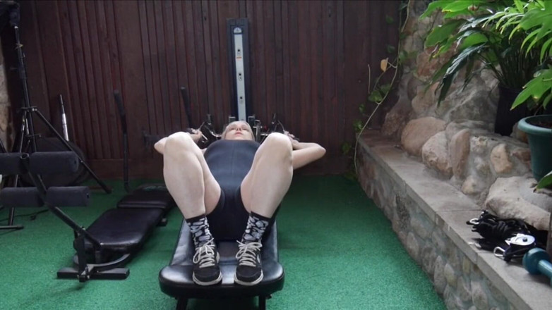 Gartersex: Üvey annenin antrenmanlarını izlemek sekse dönüşüyor