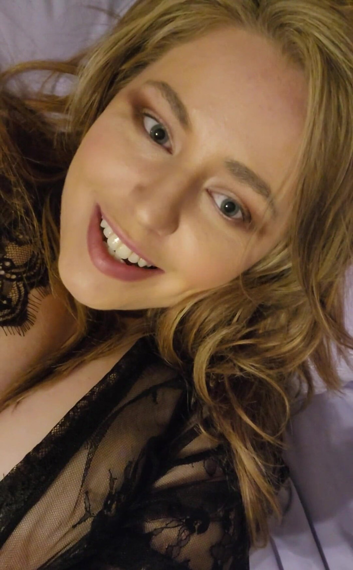 KinkyKatie: En sürtük ateşli evli kadın fantezisine sahibim!