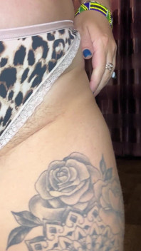 Tergelincir dan leggens seksi saya!