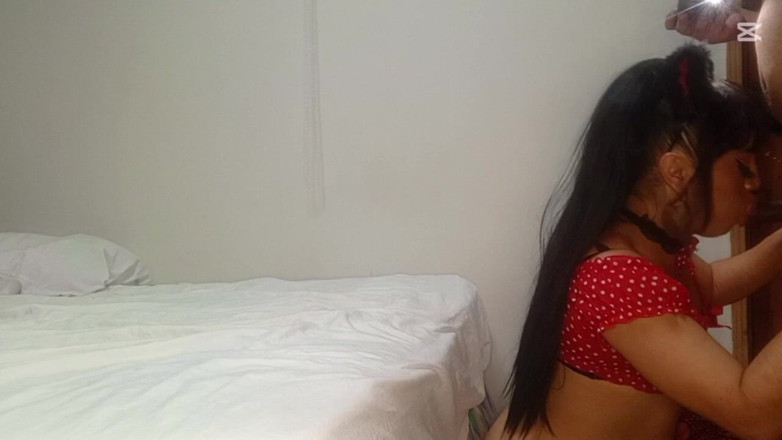 Ladyboy69: Büyük götlü trans boynuzlu göt deliğini emiyor