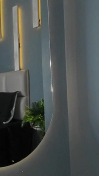 Cewek semok latina ini pengen banget pantatnya dientot habis-habisan di kamar