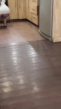 A Empregada Latina De Big Ass É Uma Vagabunda Com O Dono Da Casa.