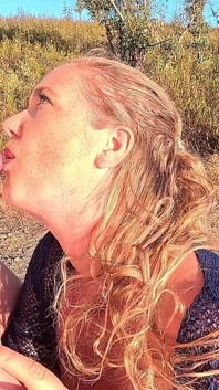 Neem me nat - sensuele pikaanbidding buitenshuis