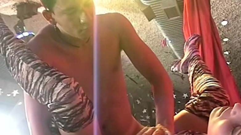 NAUGHTYPOLSKA: घुंघराले सुनहरे बालों वाली चोदने लायक मम्मी felina बेतहाशा मोटे लंड की सवारी करती है