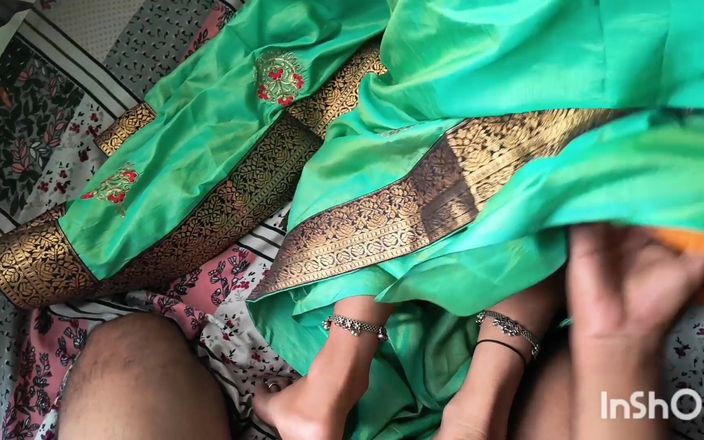 Desishycouple: Desi Bhabhi bloccato a letto. Parte 1.