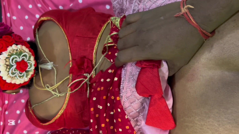 Royalbhabhi: Pooja Bhabhi deel 2 hete seks volledige romantische op zijn hondjes...
