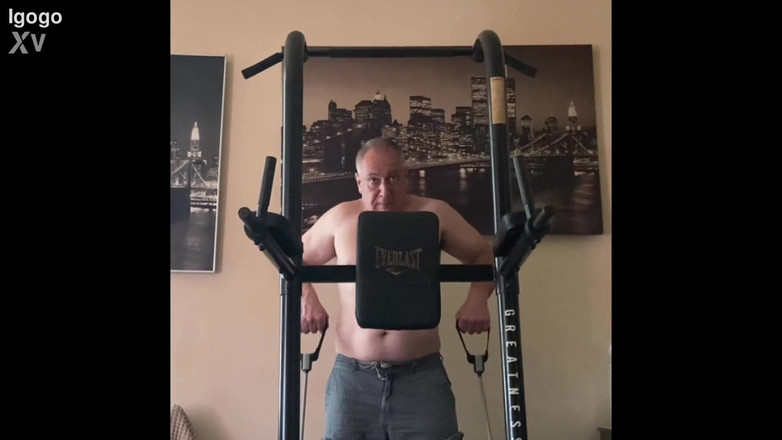 Alex Igogo: 现在我要打气了，然后