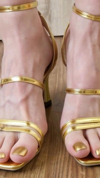 Teen Feet in Heels