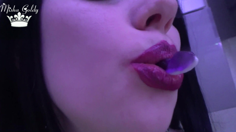 Goddess Misha Goldy: งูงับ!