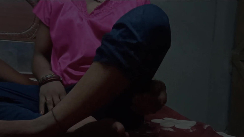 Bangala bhabhi: Hintli köylü kadın kendi kendine seks videoları