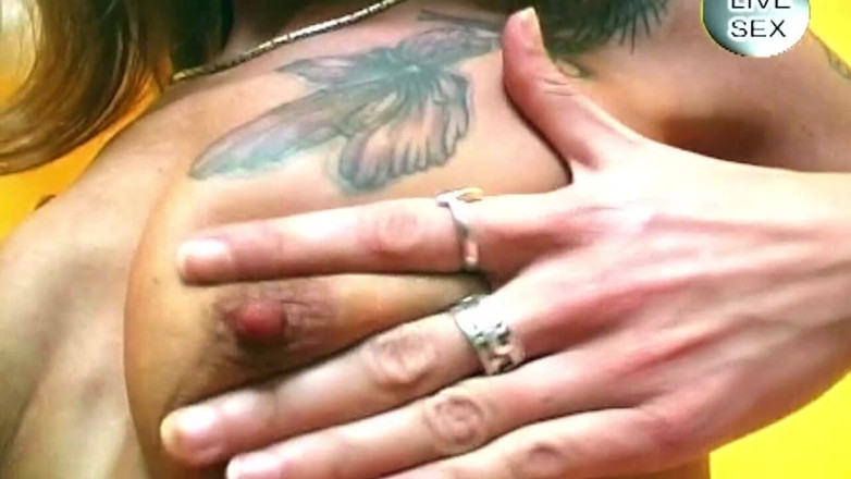 My German Amateurs: Brunetka slajdy Masywny niebieski dildo głęboko w środku