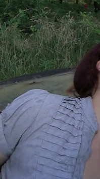 Curva perversă Isabella Dean este acoperită de spermă de la doggers pervers