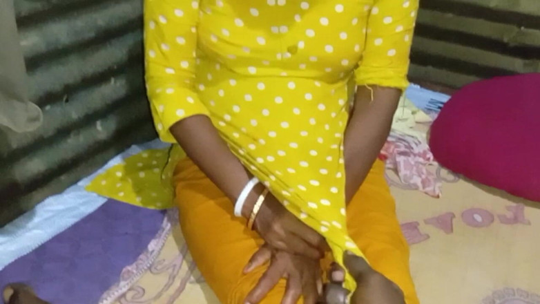 Bengaliauntykichut: Village Aunty Went to the Juggi and Fucked Like Crazy,...
