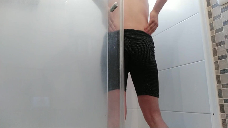 Leo J: Chceš se se mnou vykoupat?