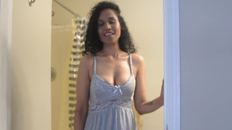 Sexy Lily: Nadržená indická macecha šuká nadržený nevlastní syn