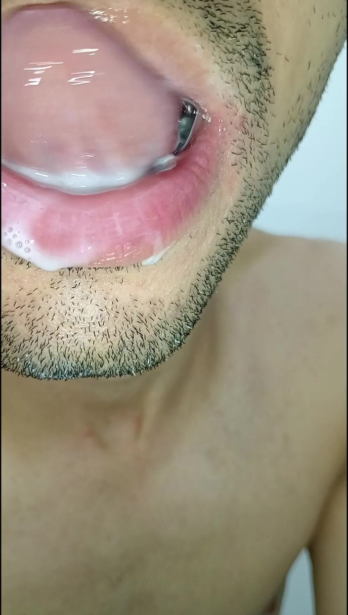 Rey rey: Lidah, saya mahukan air mani dalam mulut saya, lidah, keras,...