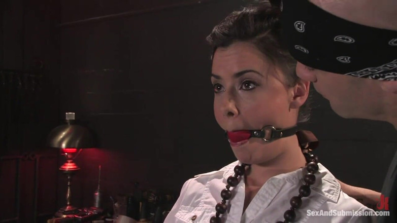 Sex and Submission by Kink: Chętnie proszę