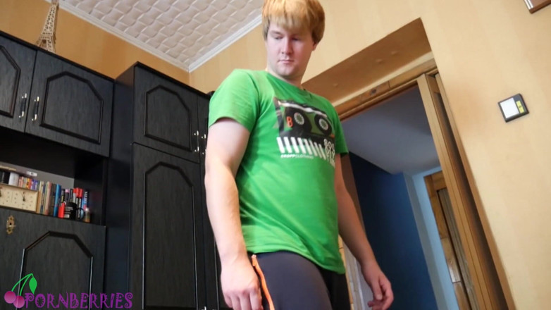 Ethan Alex: Tenká, černé ponožky footjob a gumová pumpa