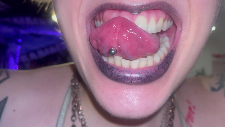 Glitterqueen1999: Gura Tur fată gotică Uvula Amigdalele dinți limba