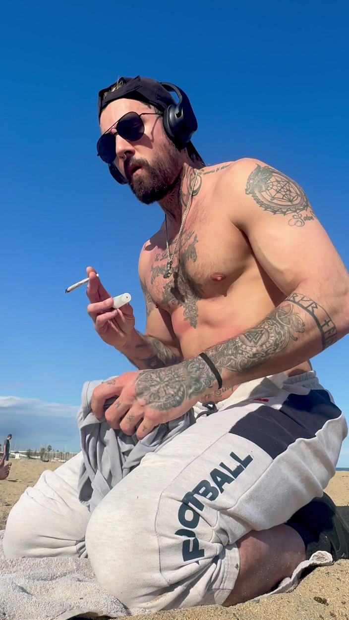 JackSpanish: Masturbation on the Sofa - Real 4K Solo Session, VR Version Available...
