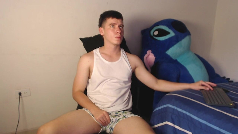 Icyhot707: मैं हस्तमैथुन करता हूं और कैमरे को अपनी गांड दिखाता हूं