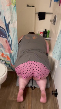 MILF Shaking Her Ass