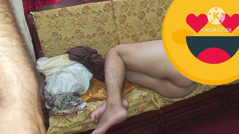 Lubnawife: Gordita culona india madrastra follada por caliente hermanastro