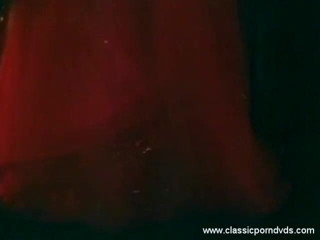 Classic Porn DVDs: Ratu lucah klasik turun ke sana