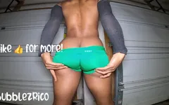 Femboy vú to làm cho mông vỗ tay
