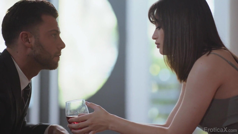 Erotica X: Cặp đôi đáng yêu có đam mê, làm tình mãnh liệt và cảm...