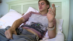 Boys Smoking: ノア・ブルックススモーク&ストローク