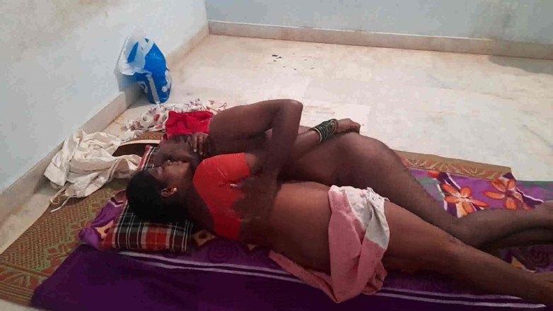 Desi palace: Seks anu bhabhi yang penuh gairah dengan pacarnya