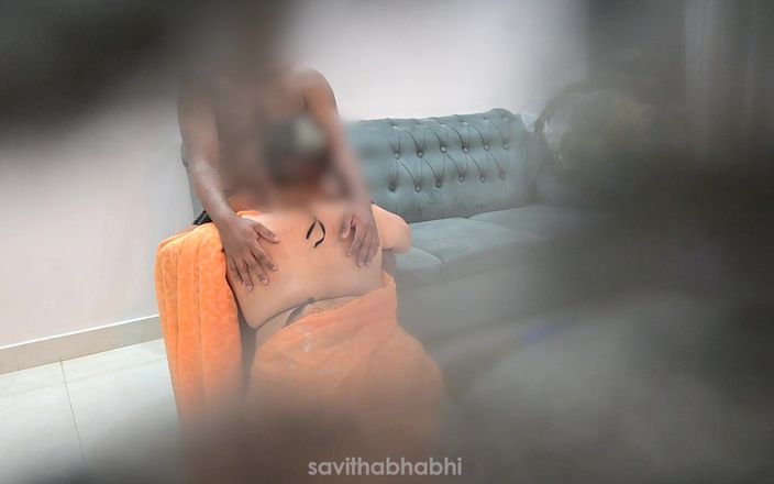 savithabhabhi: Pembantu Bengali nyepong kontol mafia