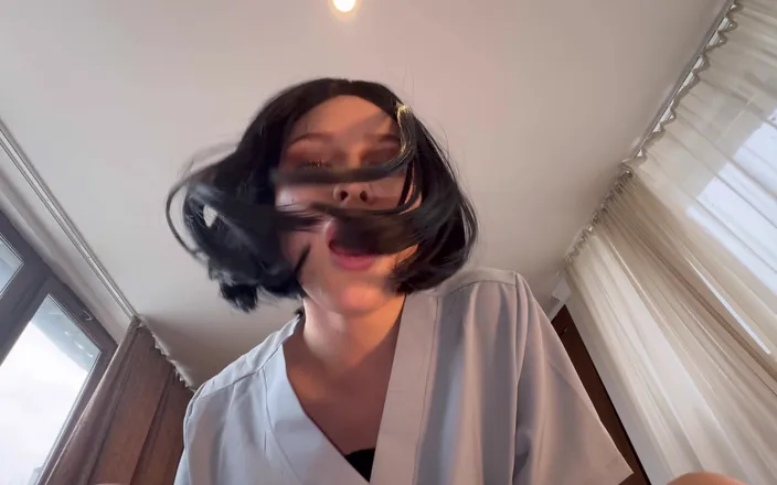Alexa Poshspicy: 理疗师帮助足球运动员缓解紧张情绪