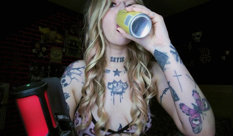 MessalinaHorror: Sexy Alternative Blonde Burping