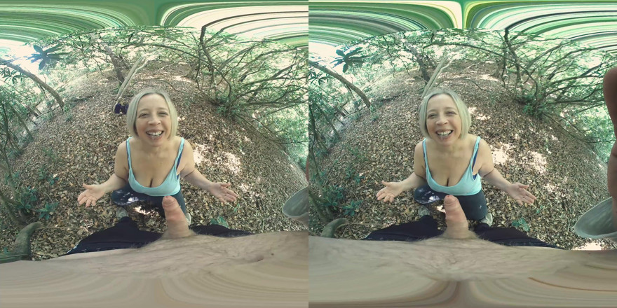 Shootingstar Production VR: Blowjob di Dalam Hutan