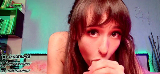 Alice Bong: Bermain kotor dengan lubang manisku
