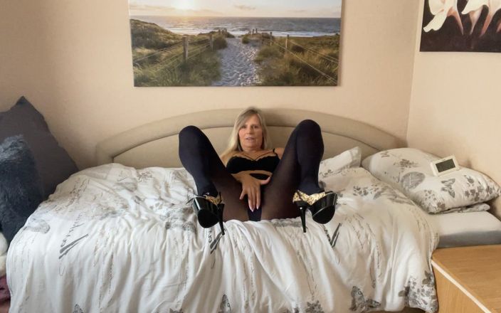 SweetSusi: Nylon Und Heels Talk
