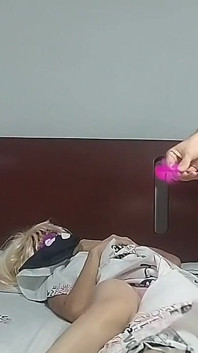 Moje nevlastní sestra dělala TikTok a já ji objevil, takže jsme nakonec natočili bohaté porno video
