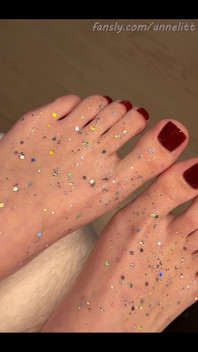 Red Nails