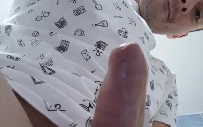 The college boy: Quick Masturbation in the Bathroom