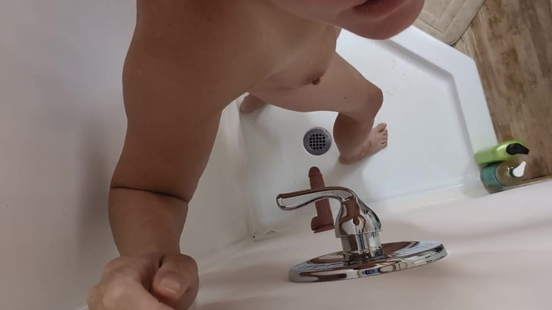 Jamponie Sexy Hot Milf: 샤워하는 도기 스타일