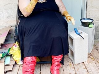 BBW nurse Vicki adventures with friends: Fata lilieci face o pauză de fum în ea