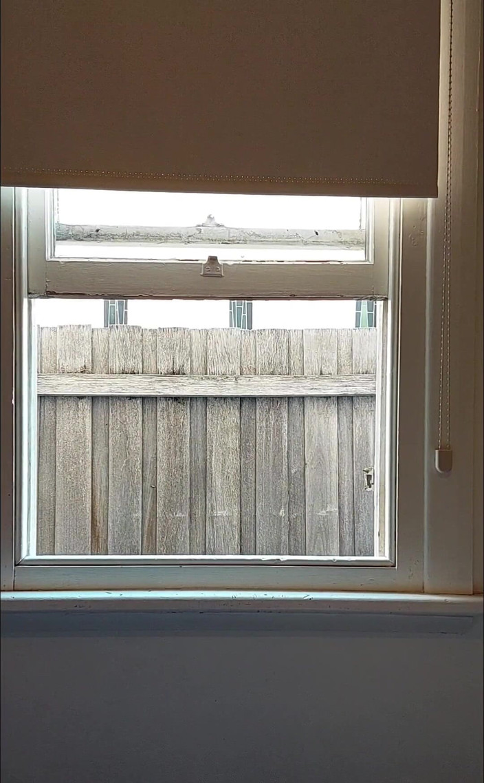 Michellexm: Nahá leze oknem mé ložnice a pak jsem super zlobivá...