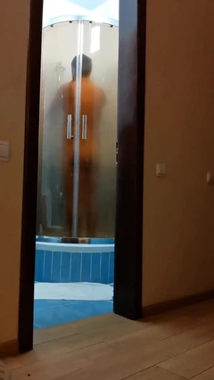 शॉवर रूम में लंड