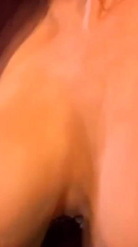 Secretaresse blonde milf geneukt in haar poesje en gemolken op tieten