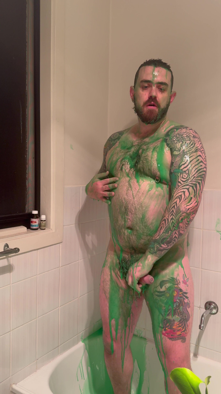Keller Wolfe: Chubby Bear Covers Himself in Slime and Jerks off