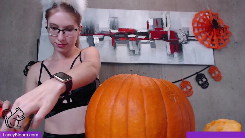 Lacey Bloom: Spectacol în direct sculptură de dovleac 2611