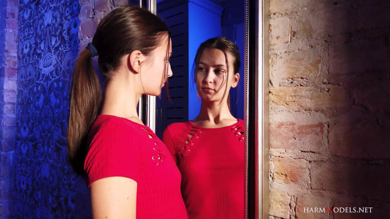 CharmModels: Entzückendes teen anna ohne höschen - video